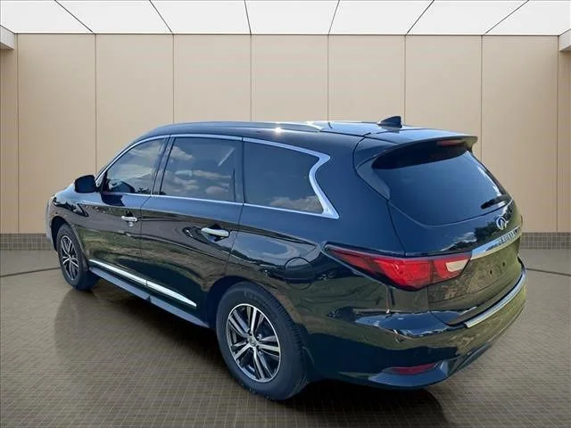 Used 2016 Black INFINITI Base image 9
