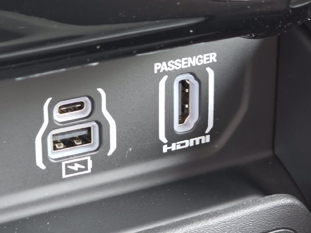 New 2026 Bright White Clear-Coat Exterior Paint RAM Laramie image 15