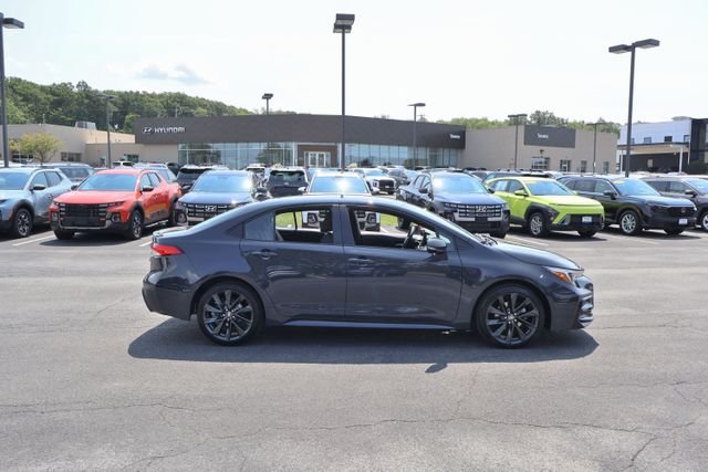 Used 2024  Toyota SE image 10