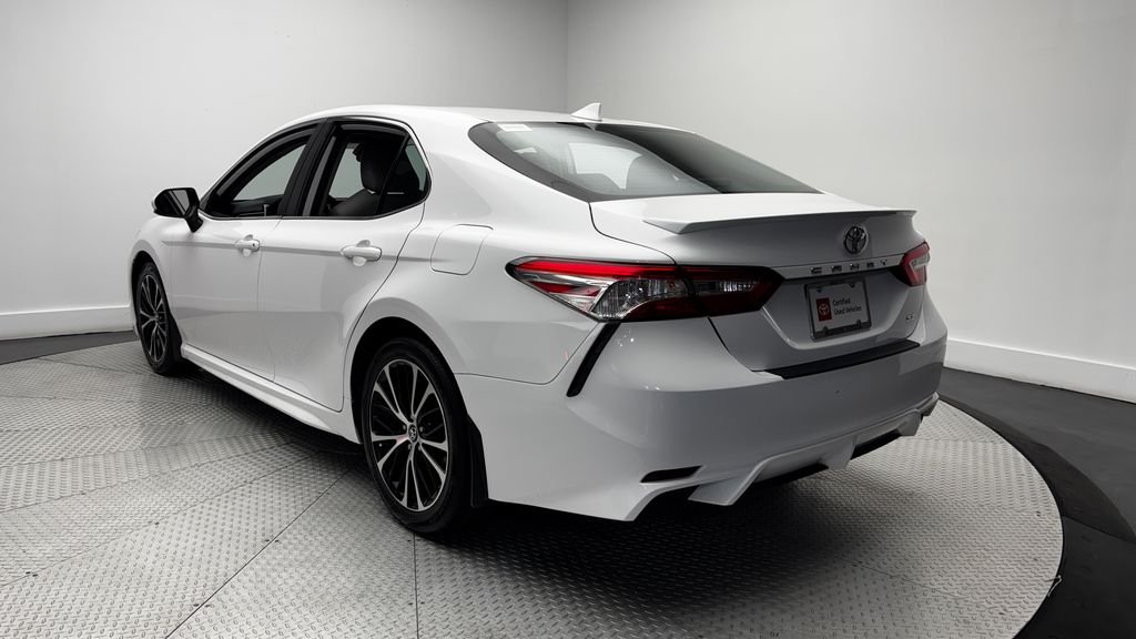 Used 2020 White Toyota SE image 27