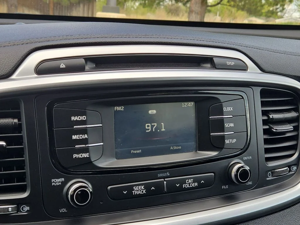Used 2017 Red Kia LX image 33
