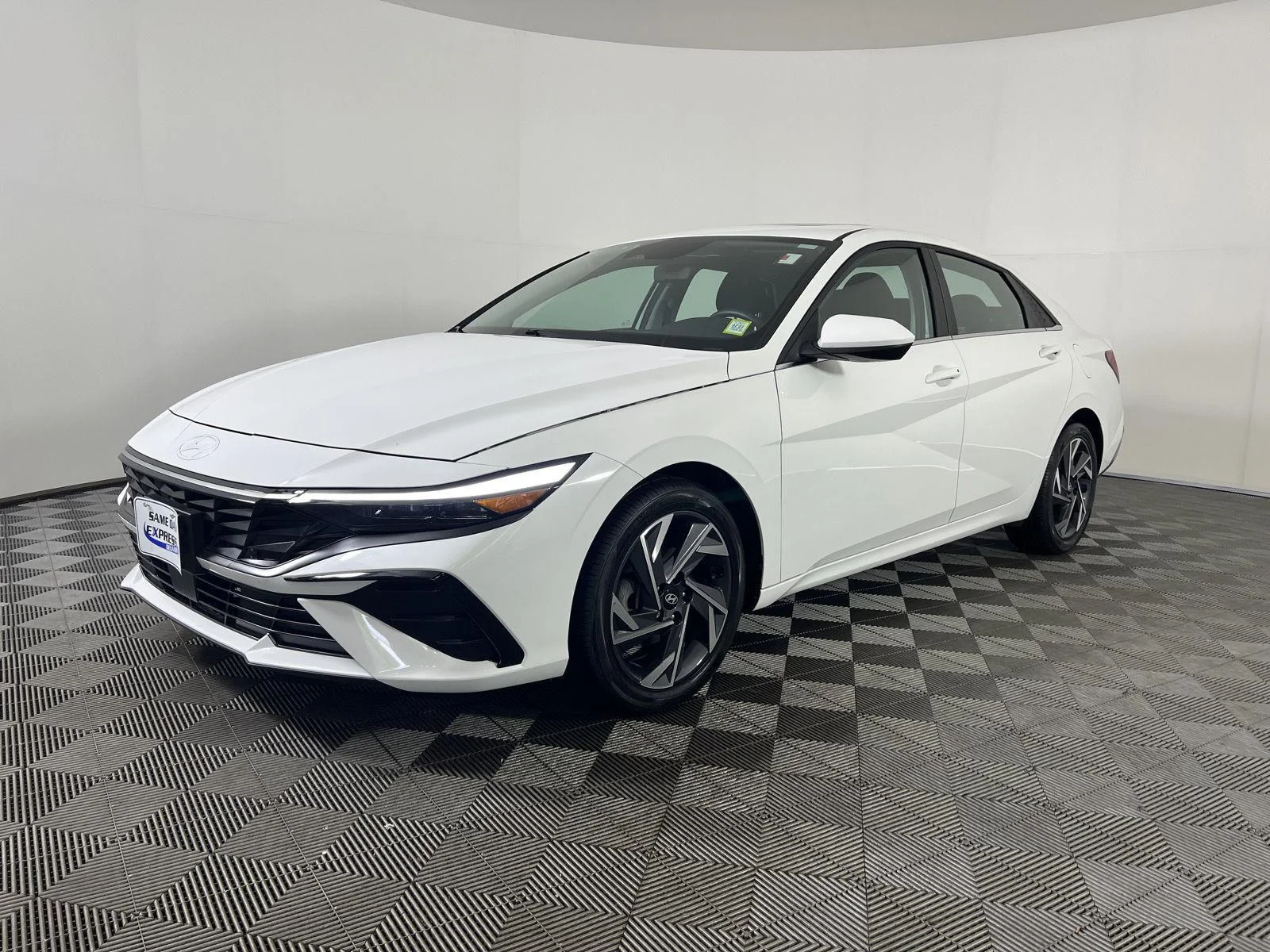 Used 2024 Serenity White Hyundai SEL image 30