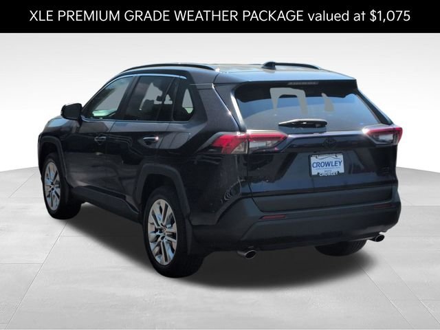 Used 2023  Toyota XLE Premium image 6