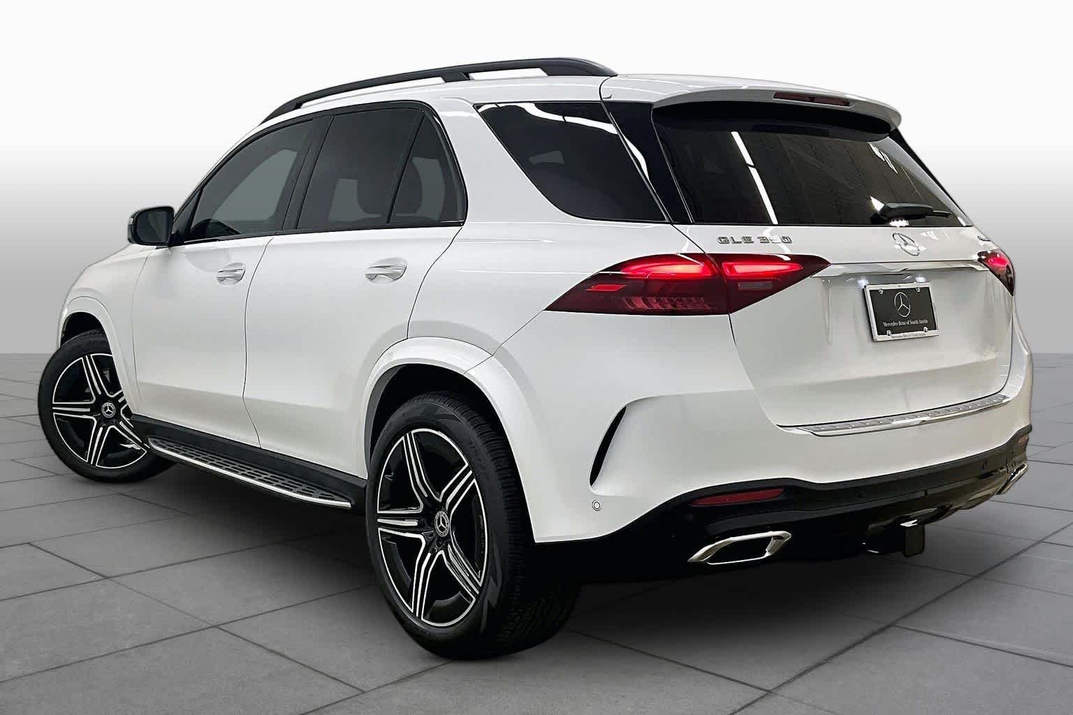 New 2026 MANUFAKTUR Moonlight White Metallic Mercedes-Benz GLE 350 image 12
