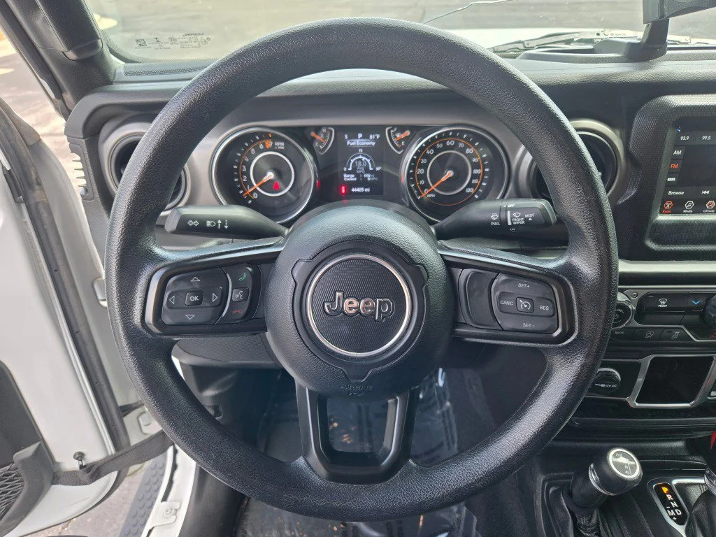 Used 2022 White Jeep Sport 4x4 image 26