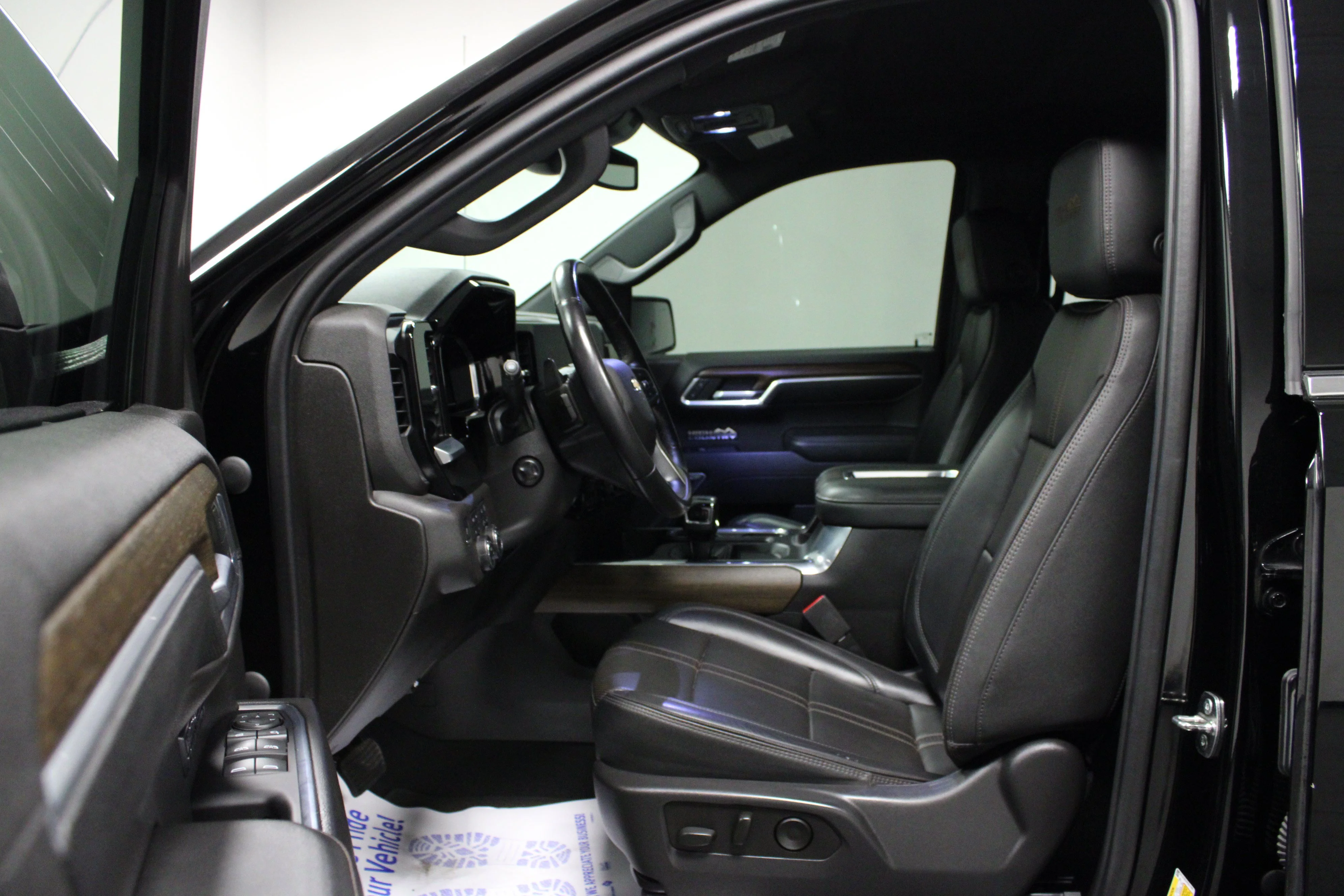 Used 2022 Black Chevrolet High Country image 12