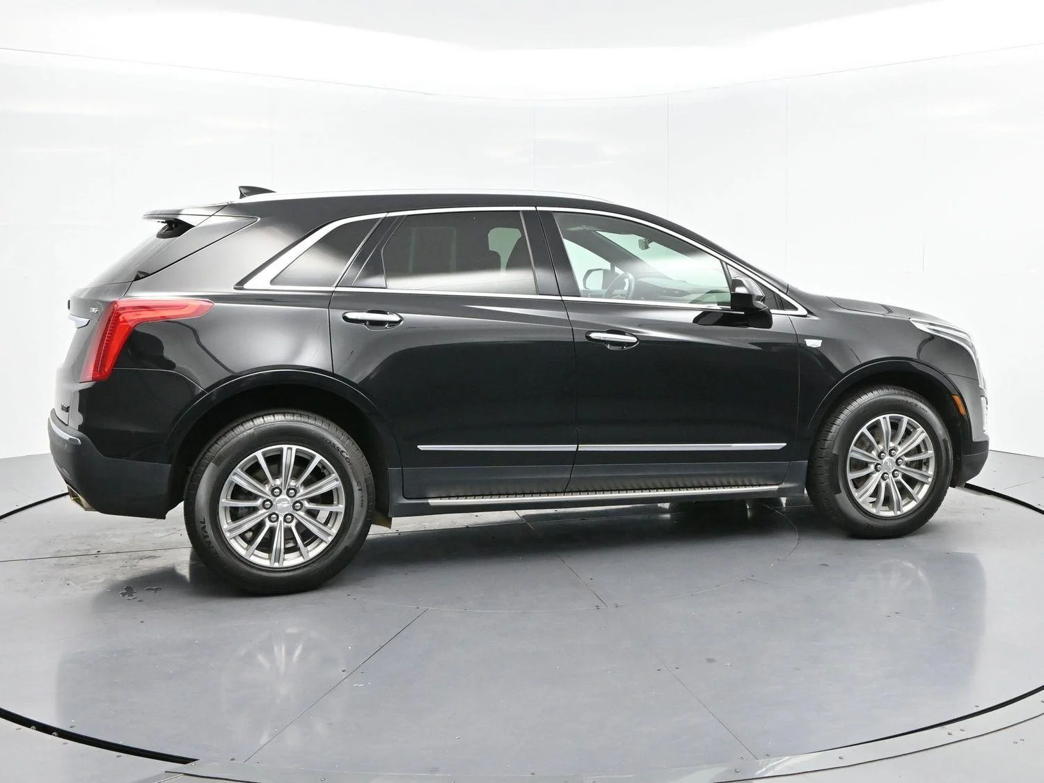 Used 2017 STELLAR BLACK METALLIC Cadillac FWD image 8