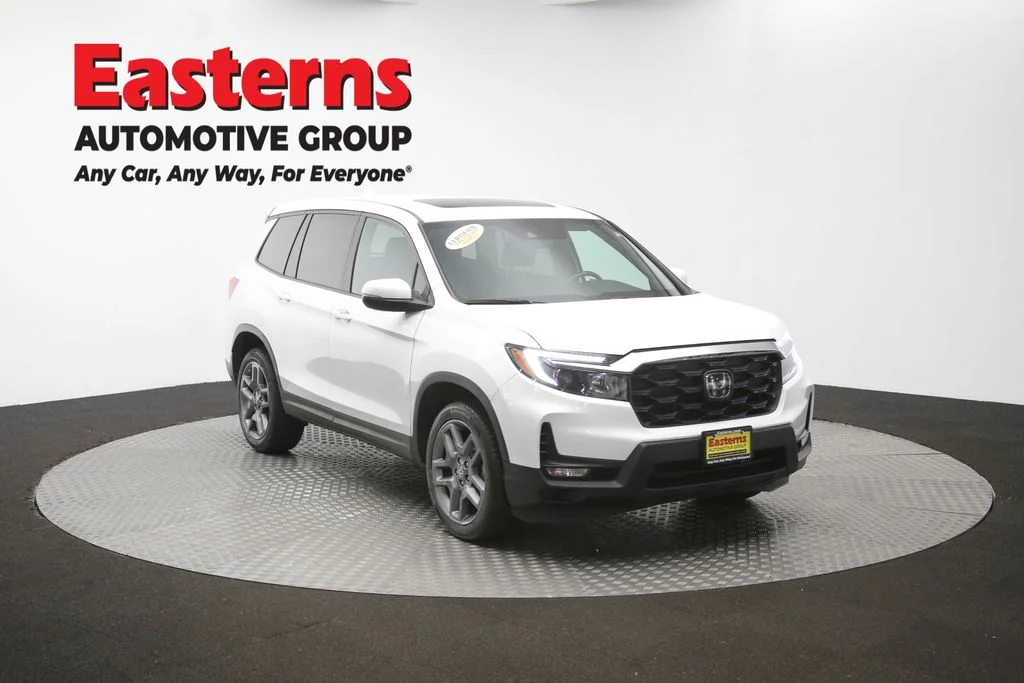 Used 2023 White Honda EX-L image 52