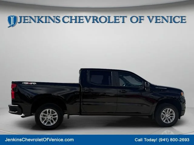 Used 2023 BLACK Chevrolet RST image 3