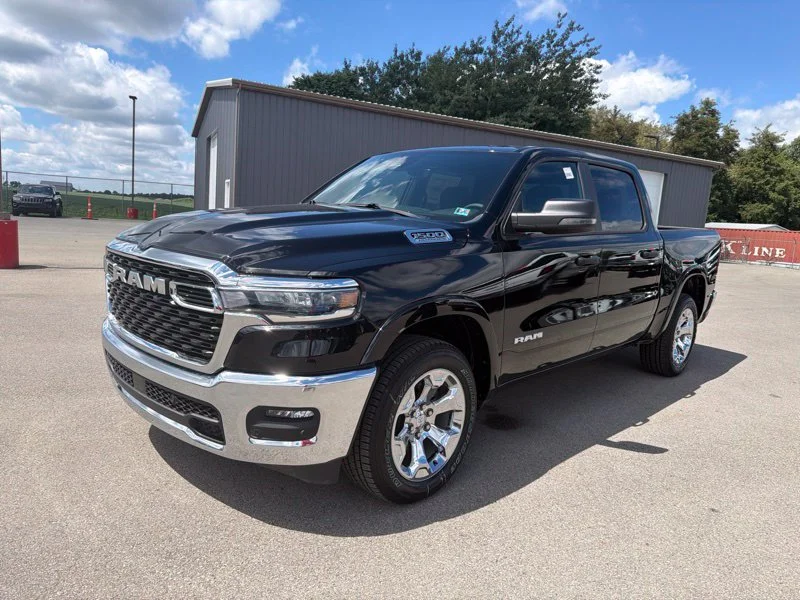 New 2026 Diamond Black Crystal Pearl-Coat Exterior Paint RAM Big Horn/Lone Star image 7