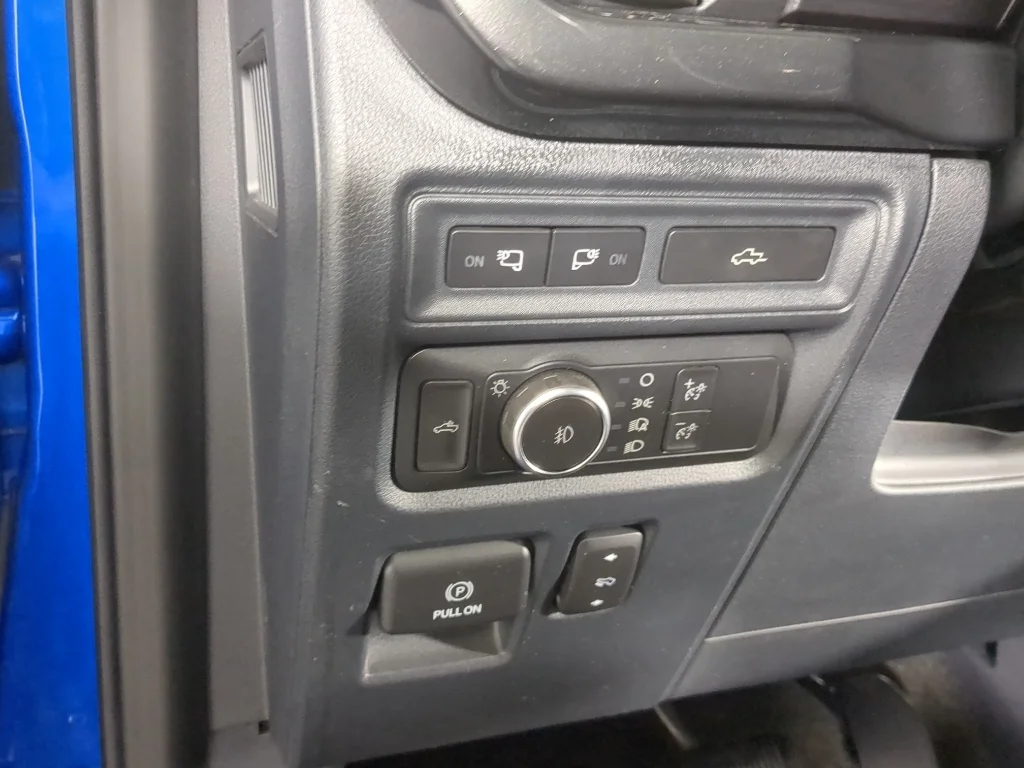 Used 2021 Velocity Blue Metallic Ford XLT image 27