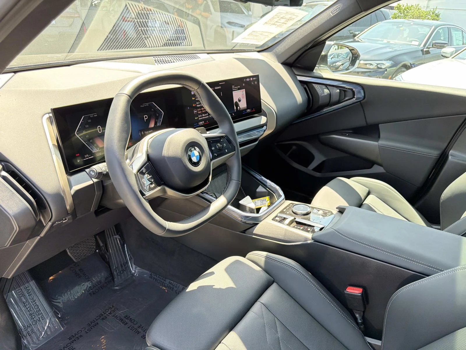 Used 2025 Dark Graphite Metallic BMW 30 xDrive Sports Activity Vehicle image 13