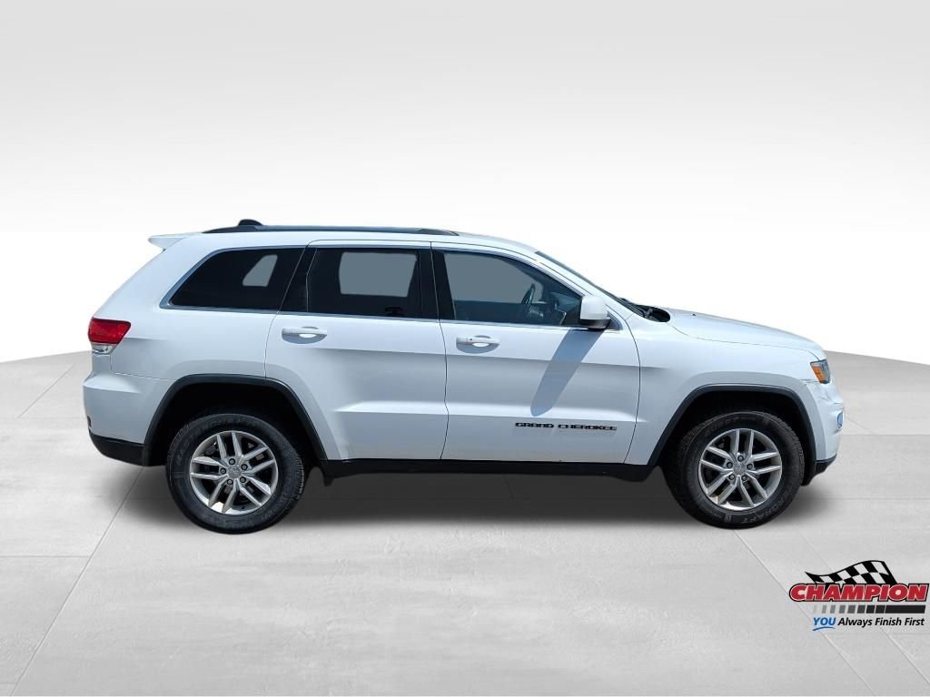Used 2017 White Jeep Laredo image 6