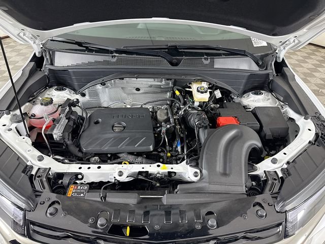 New 2026 Iridescent Pearl Tricoat Chevrolet RS image 32