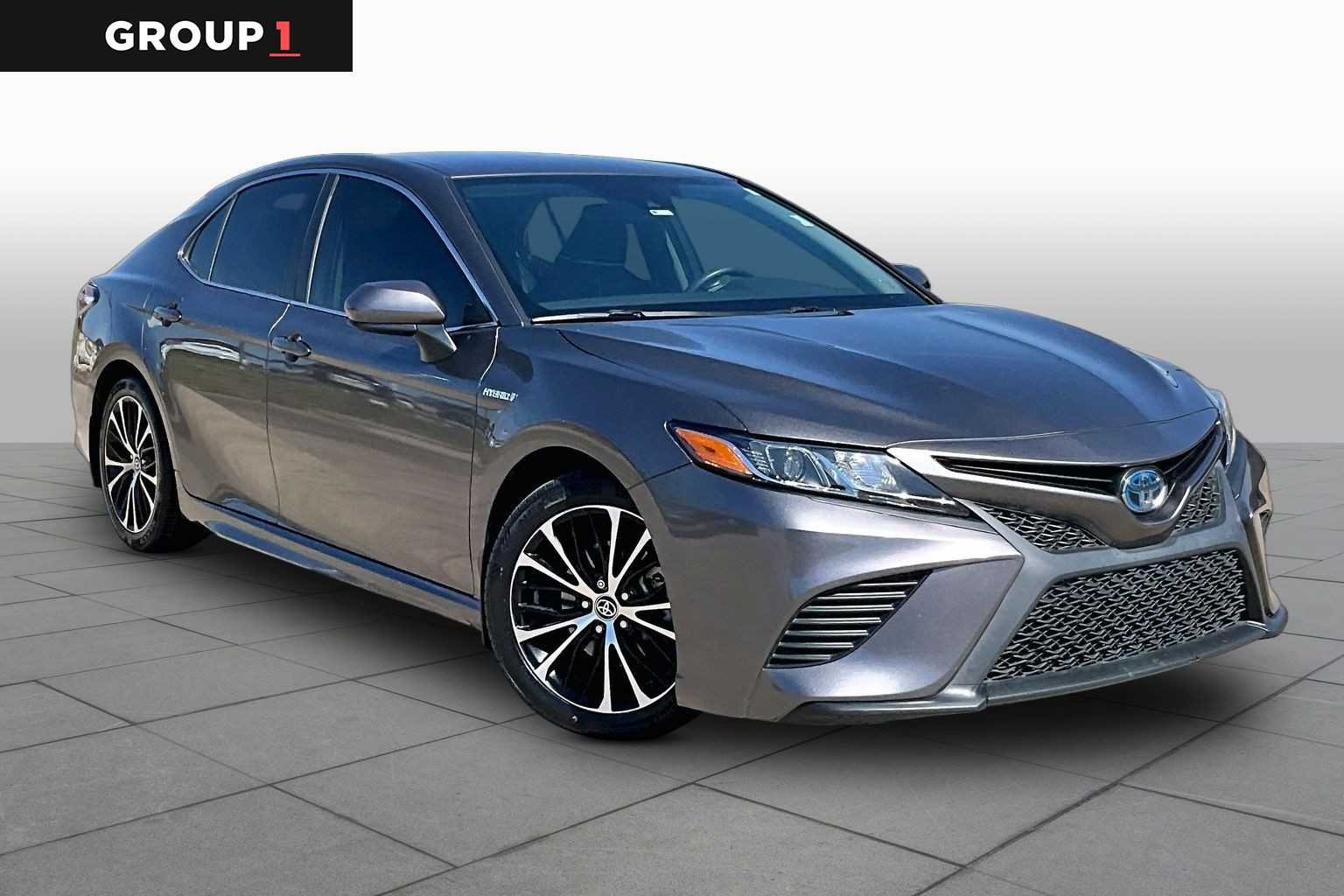 2020 Toyota Camry Hybrid SE