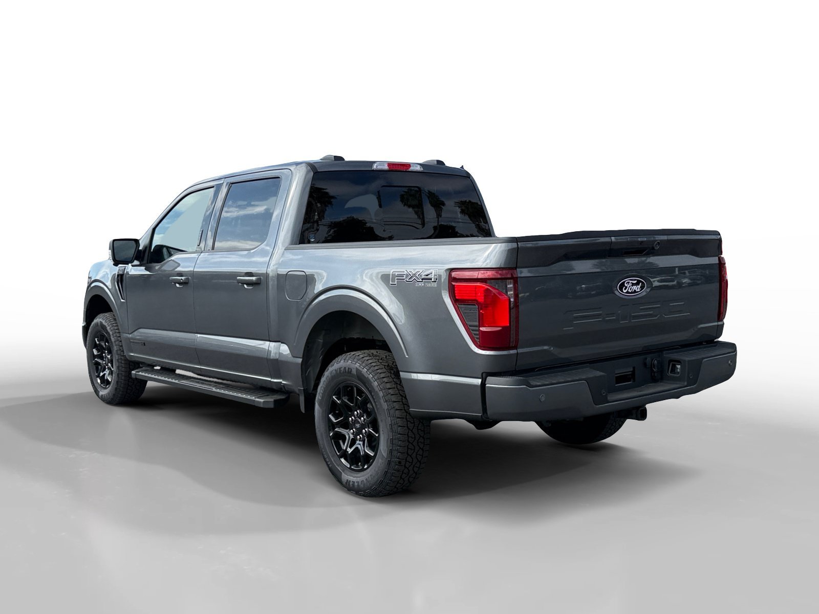 New 2026 Carbonized Gray Metallic Ford XLT image 3