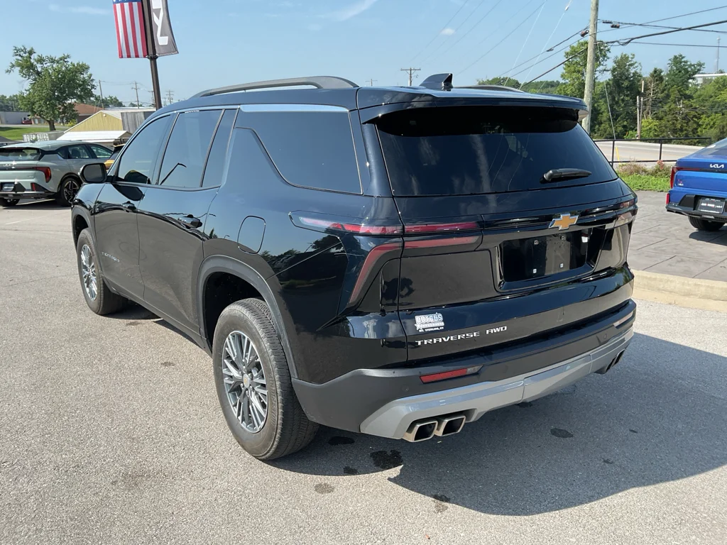 Used 2025 Mosaic Black Metallic Chevrolet AWD LT image 6