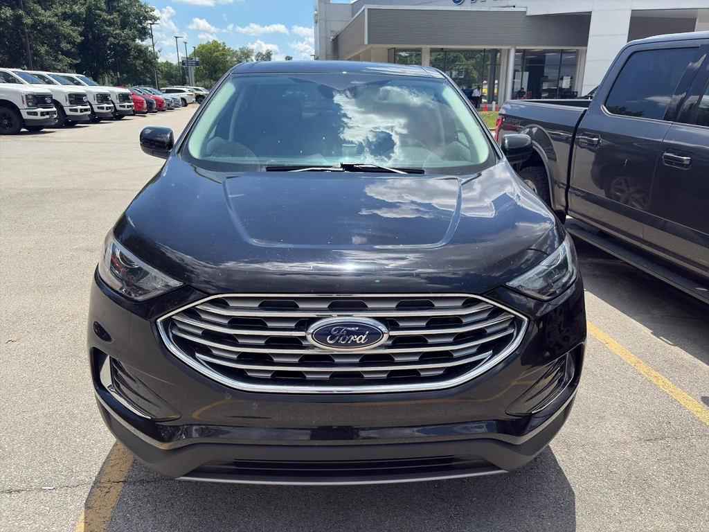 Used 2022 Agate Black Metallic Ford SEL image 3