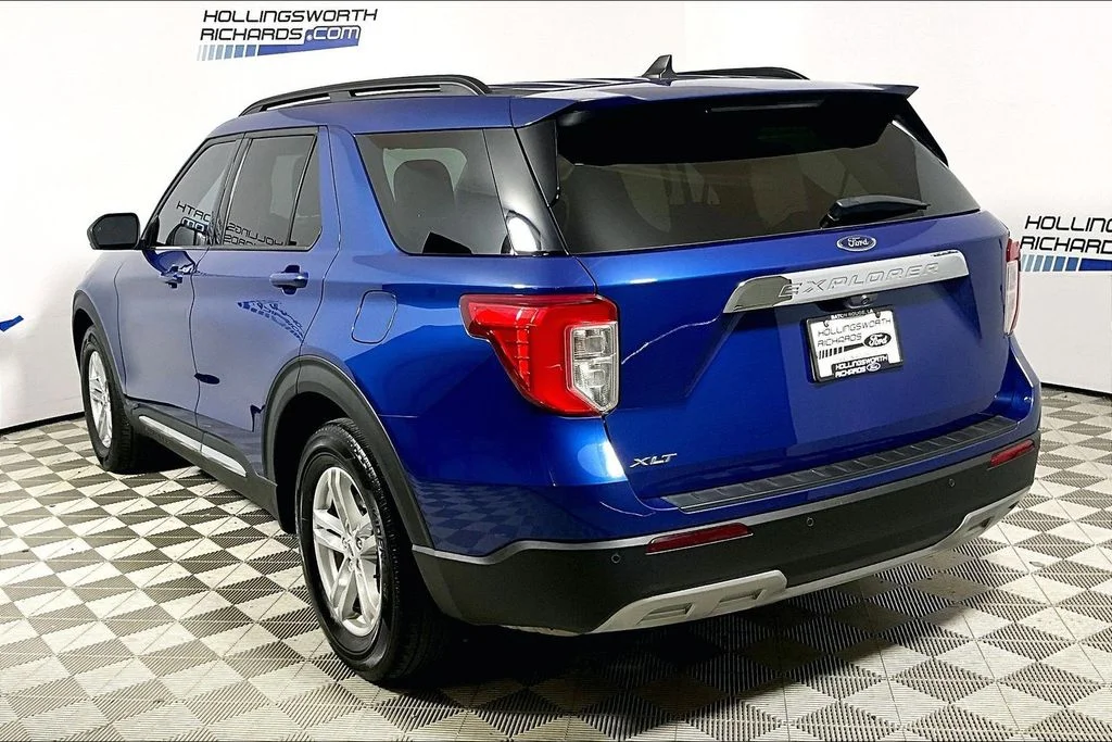 Certified Used 2023 Blue Metallic Ford XLT image 8