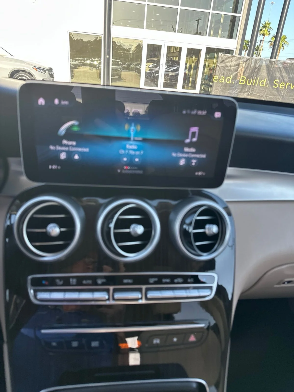 Used 2020 White Mercedes-Benz GLC 300 image 16