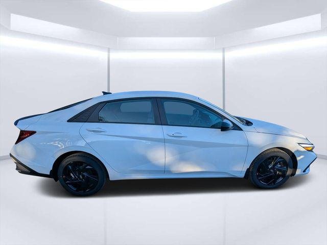 New 2026 White Hyundai SEL Sport image 2