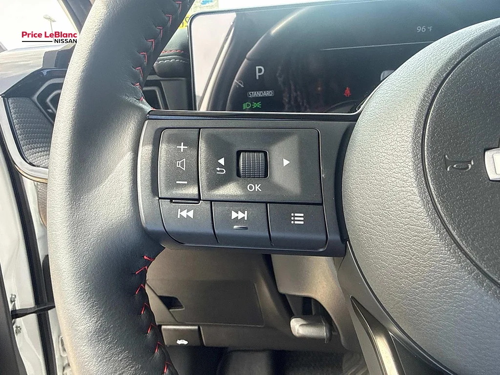 Certified Used 2025 Aspen White TriCoat Nissan SR image 22
