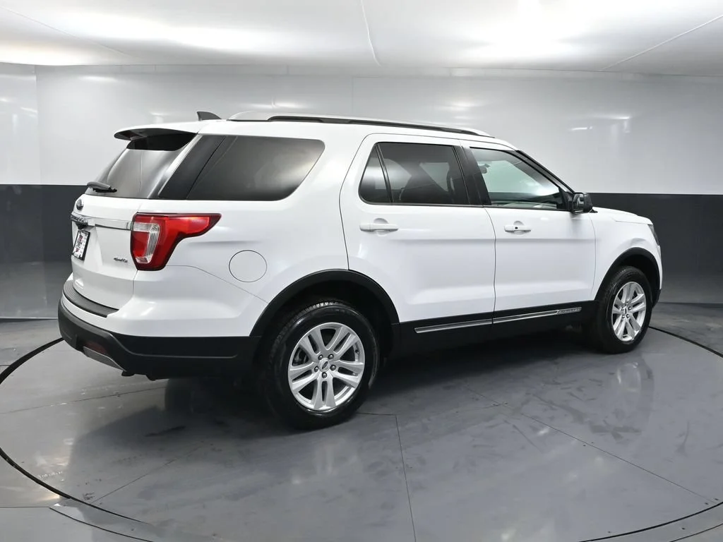 Used 2019 White Ford XLT image 4