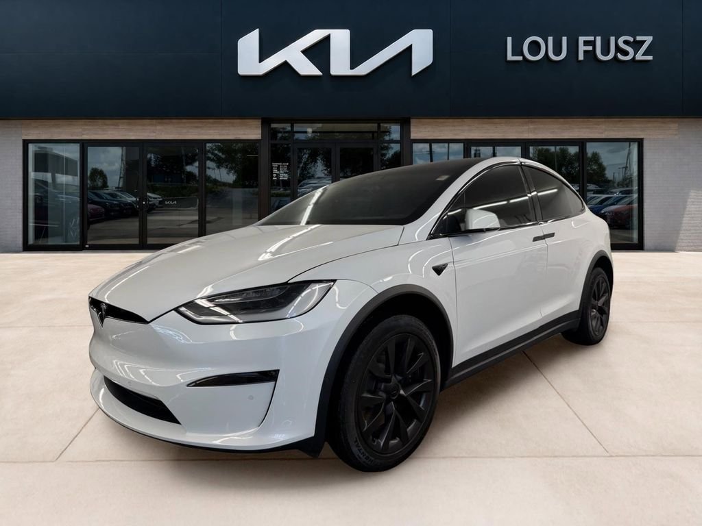 2022 Tesla Model X Long Range's photo