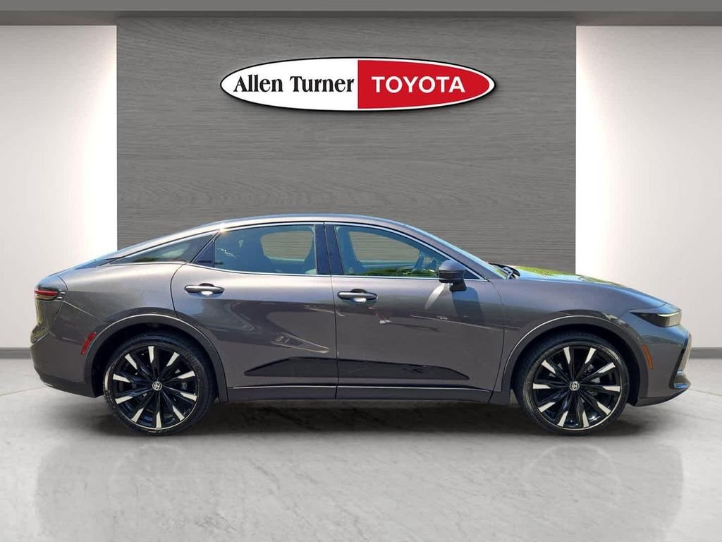 Certified Used 2024  Toyota Platinum image 5