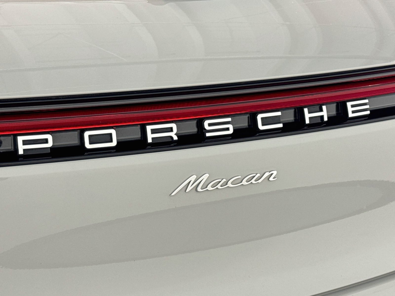 Used 2025 Chalk Porsche T image 25