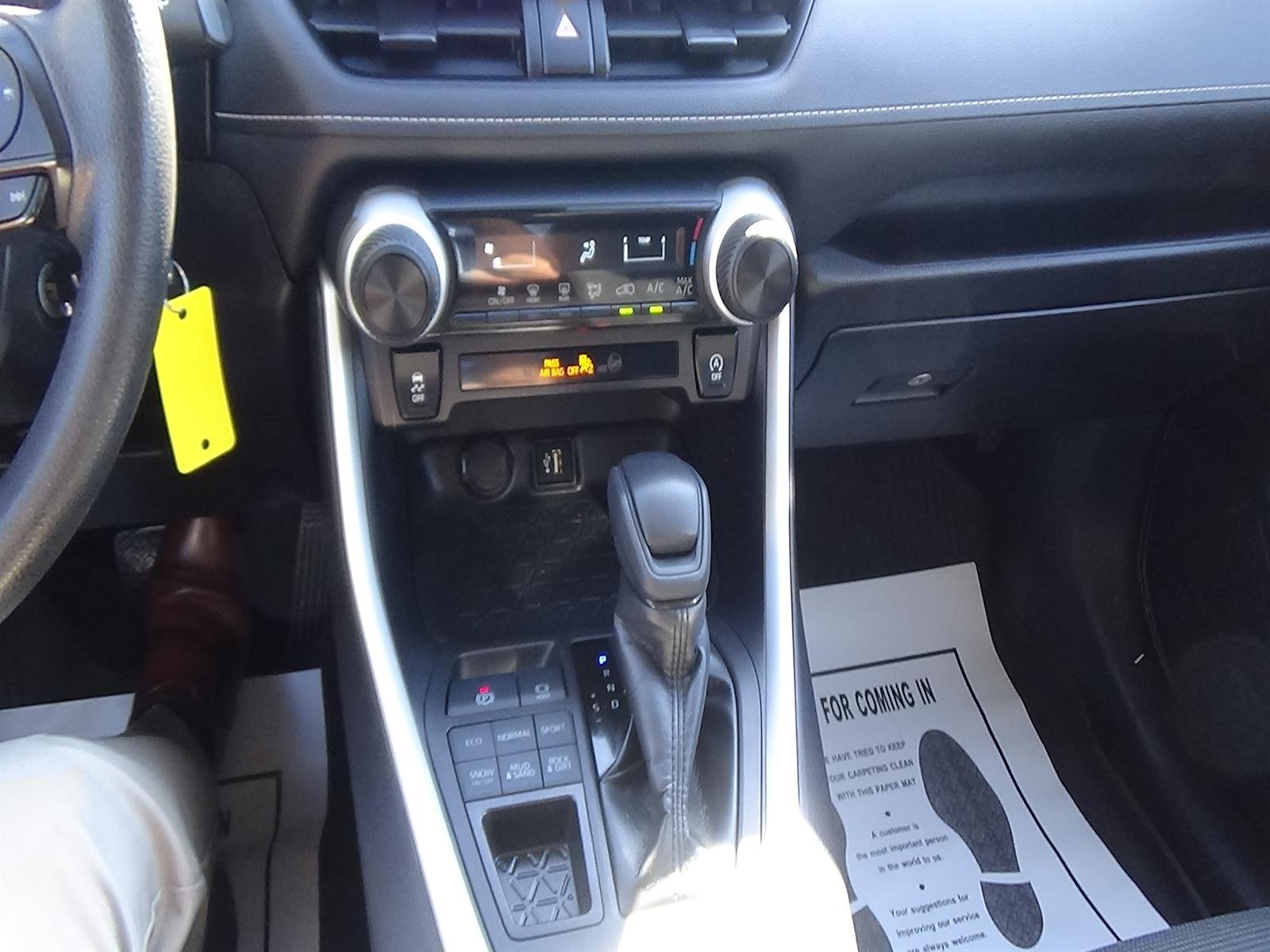 Used 2025 Magnetic Gray Metallic (1g3) Toyota LE image 25
