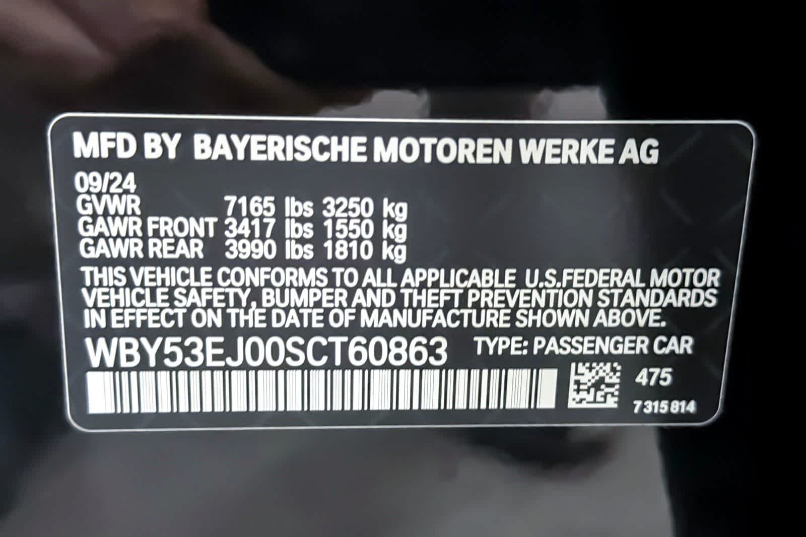Used 2025 Black Sapphire Metallic BMW xDrive60 image 29