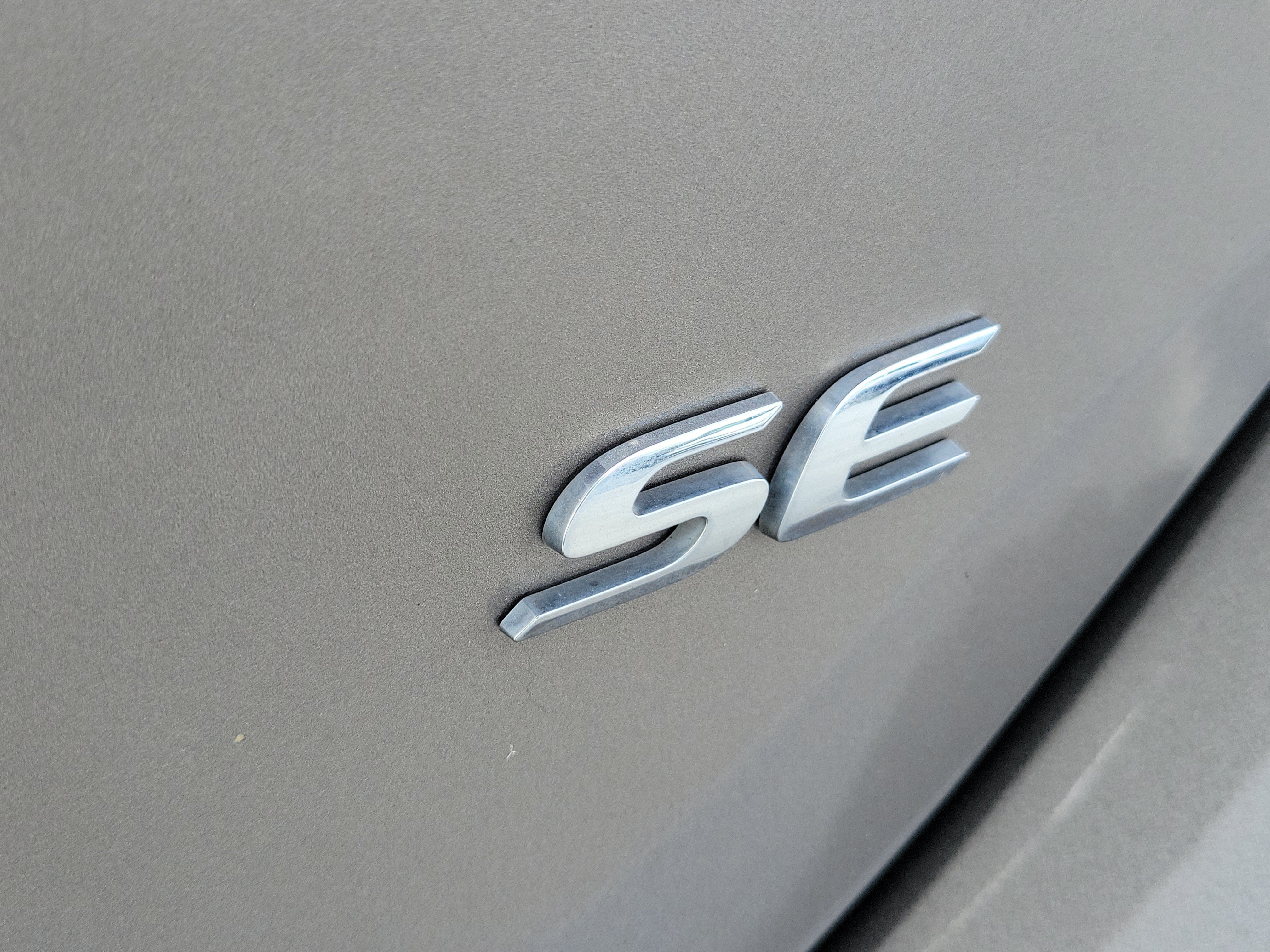 Used 2017 Gray Toyota L image 8