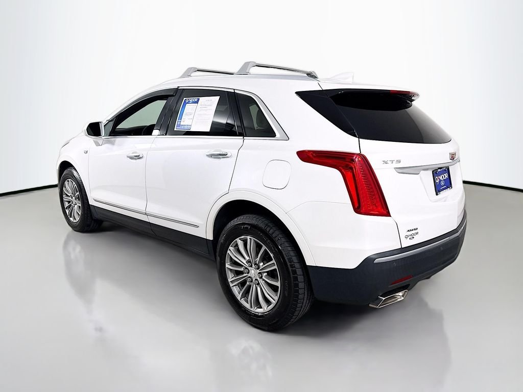 Used 2018 Crystal White Tricoat Cadillac Luxury AWD image 10