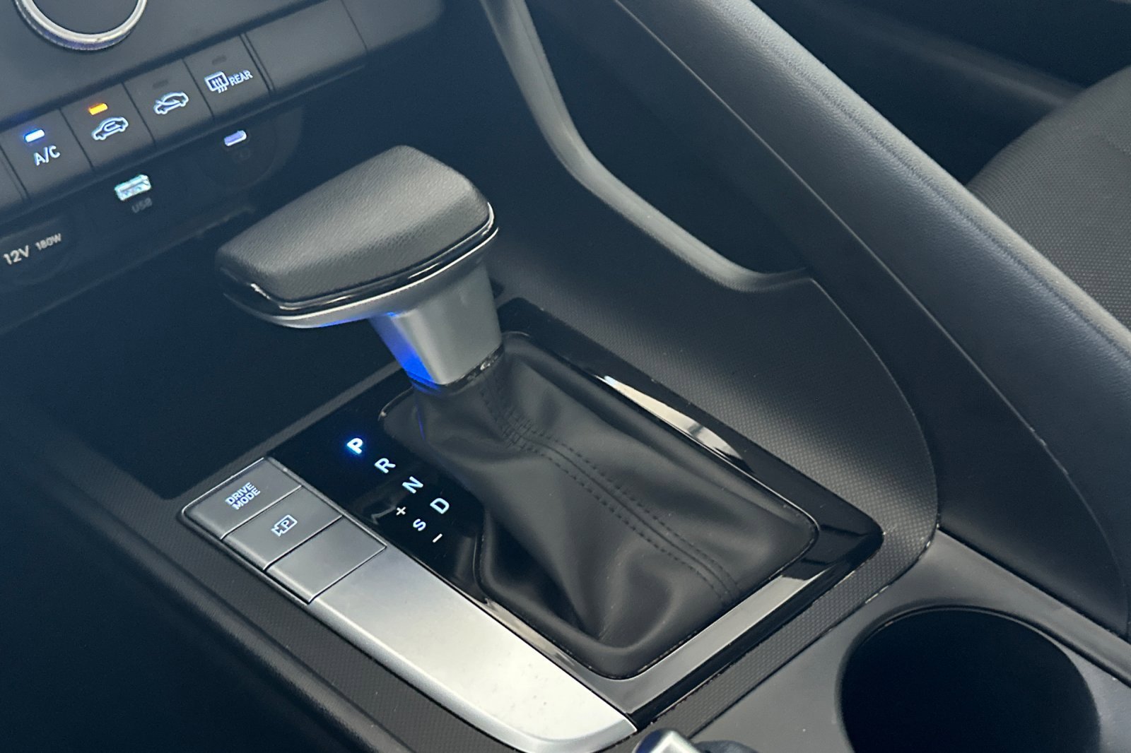 Certified Used 2025 Abyss Black Hyundai SE image 20
