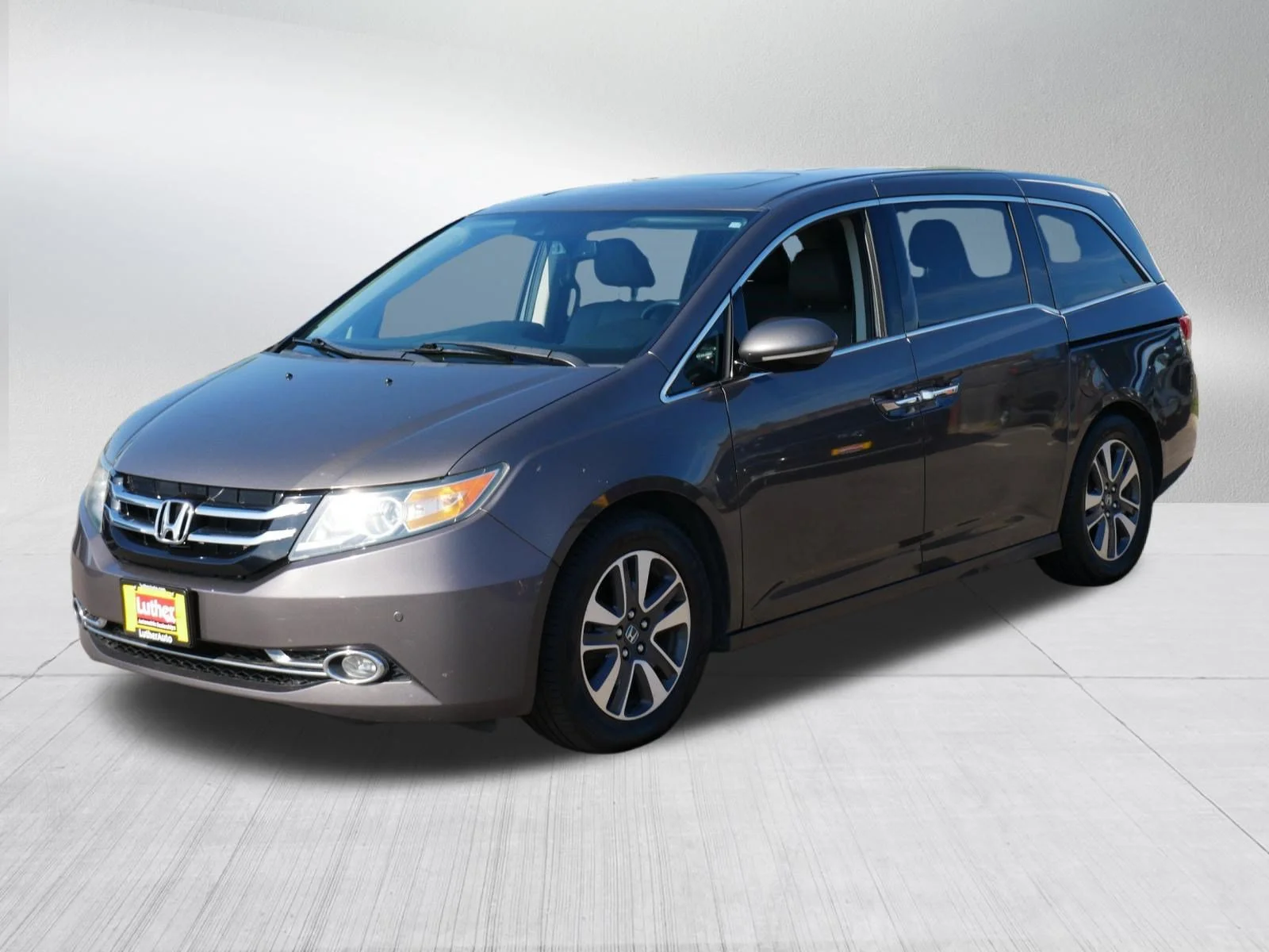 Used 2016 Smoky Topaz Metallic Honda Touring image 3