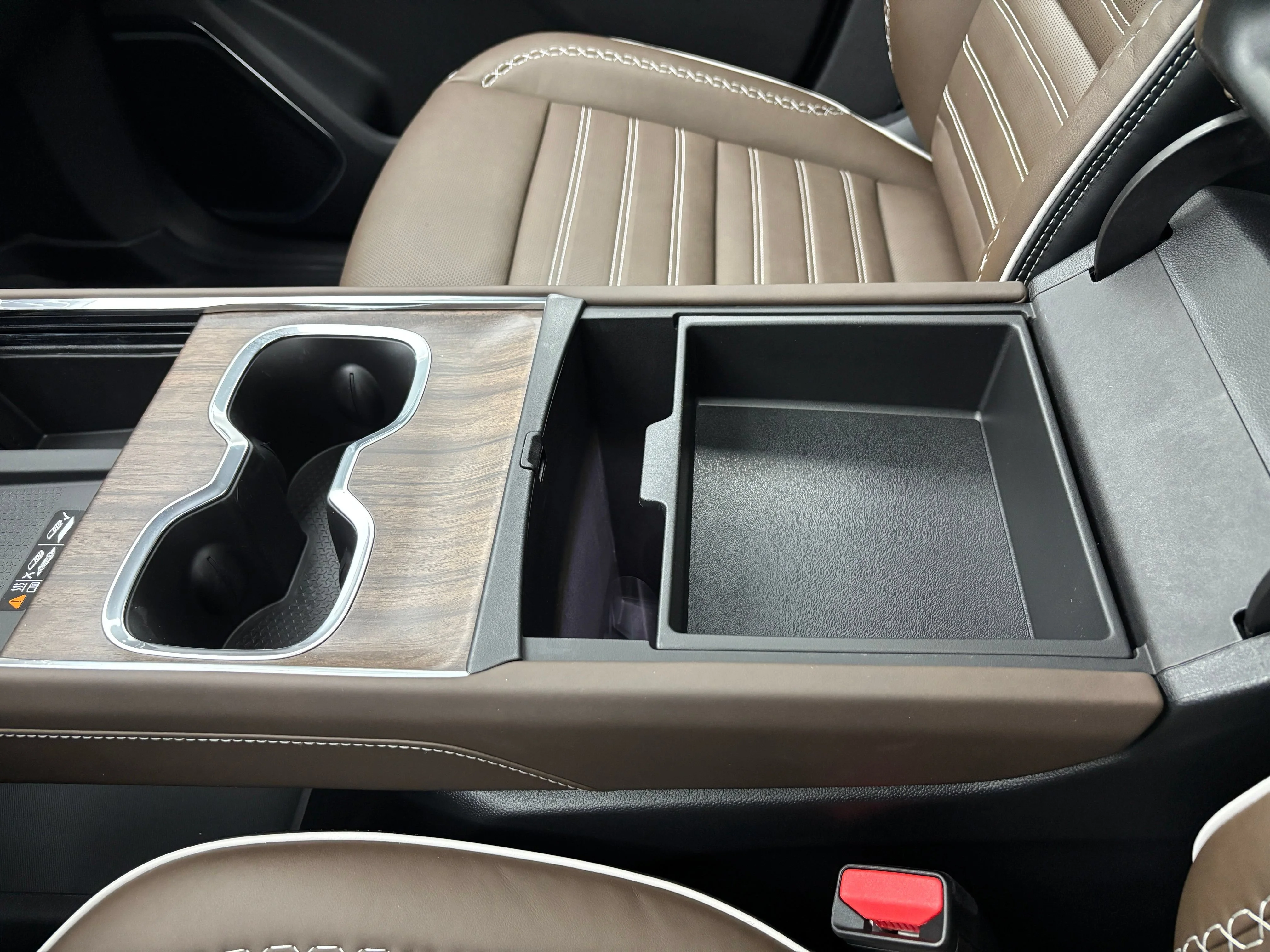 2026 GMC Acadia Denali Ultimate - Photo 36