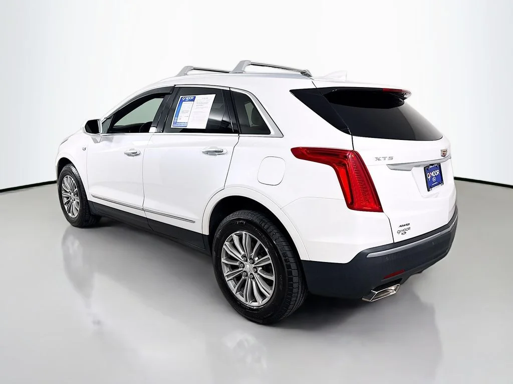 Used 2018 Crystal White Tri-Coat Cadillac Luxury AWD image 11