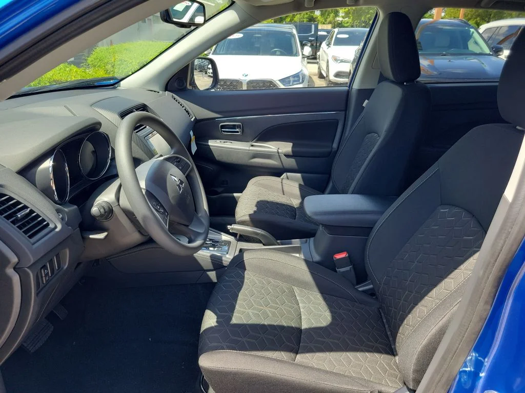 New 2027 OCTANE BLUE METALLIC Mitsubishi 2.0 S 2WD image 23