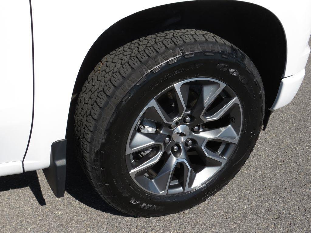 Used 2023 Summit White Chevrolet RST image 10