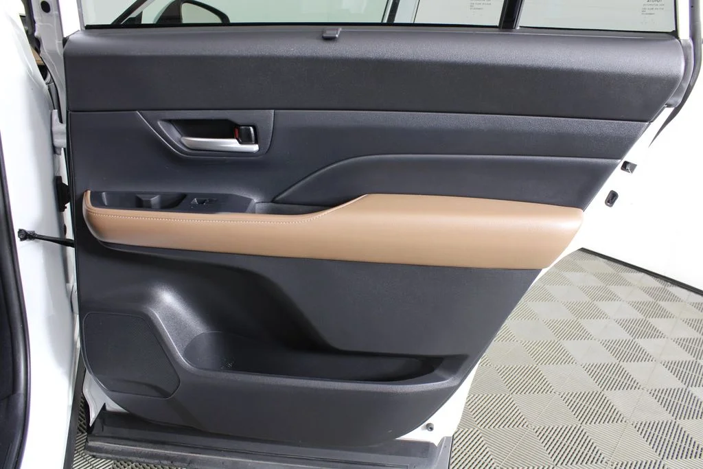 Used 2024 Pearl Toyota Platinum image 11