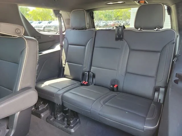 2023 GMC Yukon SLT - Photo 19