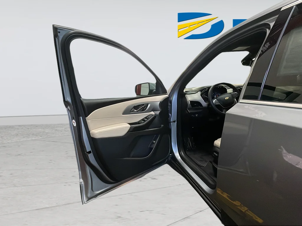 Used 2023 Gray Chevrolet LT image 33