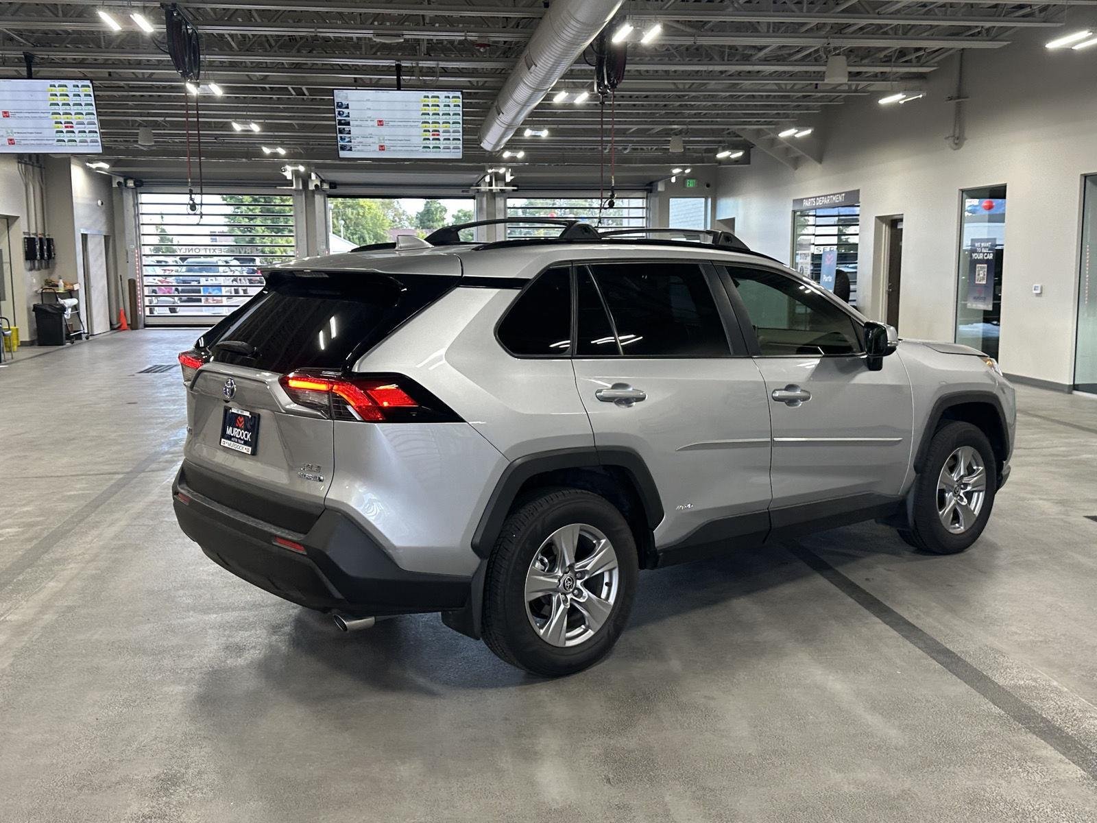 2024 Toyota RAV4 XLE - Photo 13
