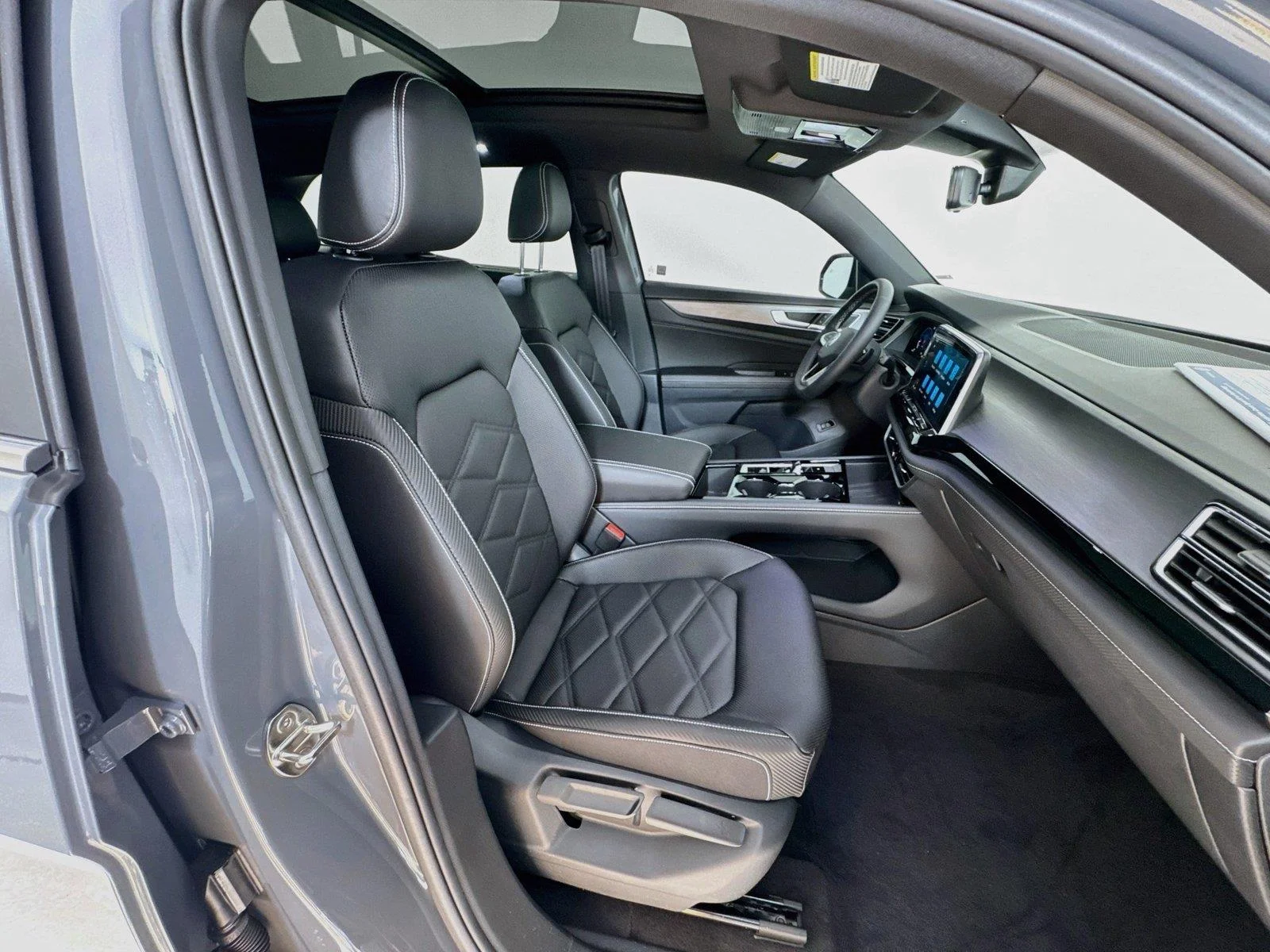 New 2026  Volkswagen 2.0T SE w/Technology image 28