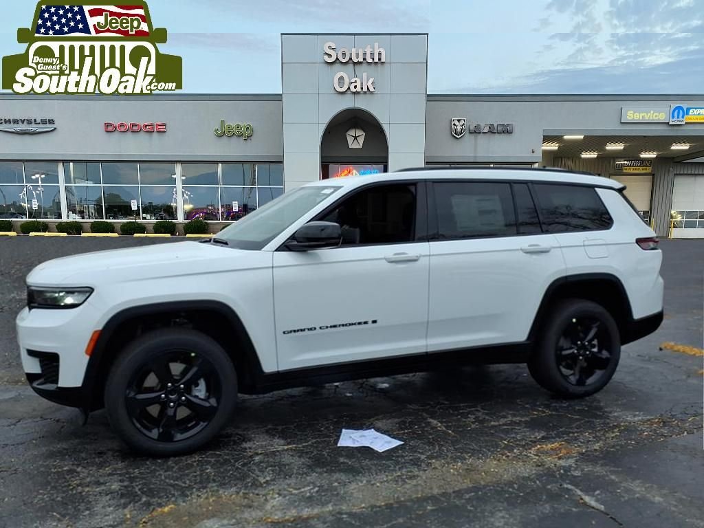 New 2025 Bright White Clear-Coat Exterior Paint Jeep Altitude X image 4