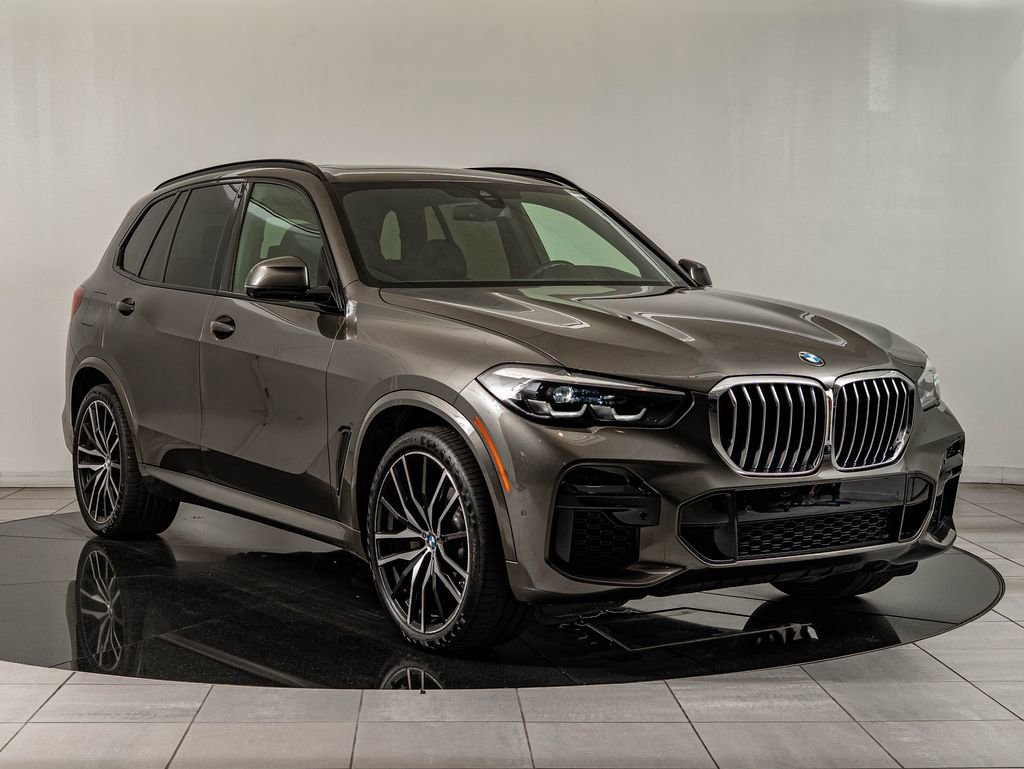 Used 2023 Manhattan Green Metallic BMW xDrive40i image 3