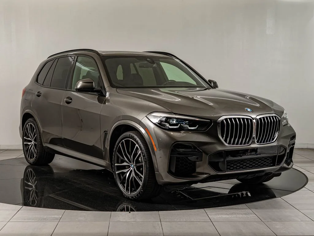 Used 2023 Manhattan Green Metallic BMW xDrive40i image 3