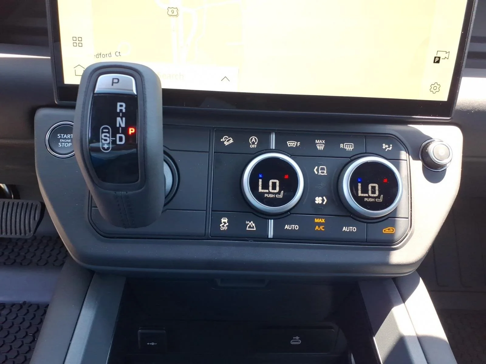 New 2026 Santorini Black LAND ROVER S image 13