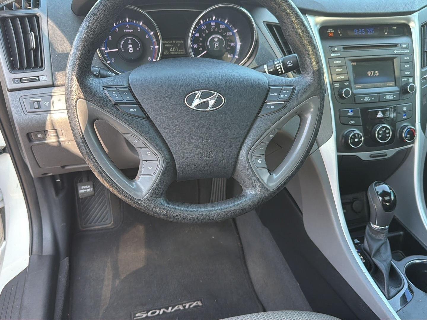 Used 2014 Pearl White Hyundai GLS image 15